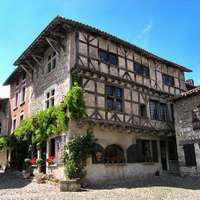 rallye médiéval pérouges lyon